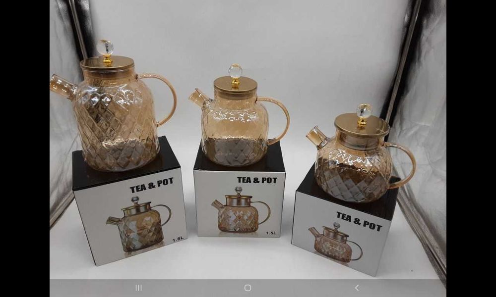 стеклянный чайник разных размеров