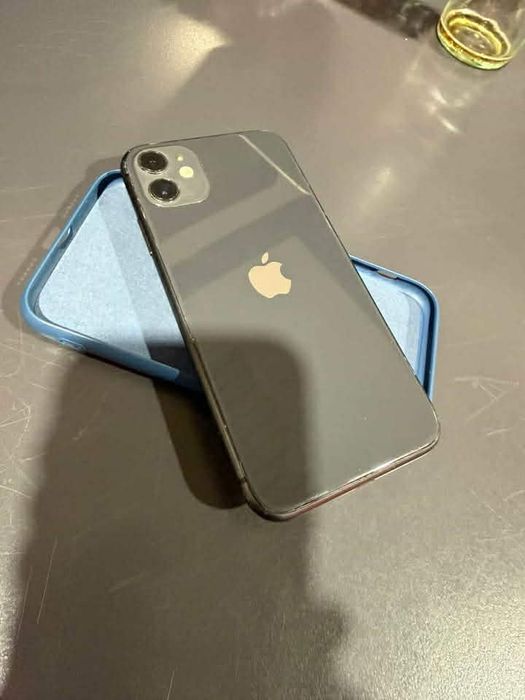 Vând iphone 11 capacitate 128 gb