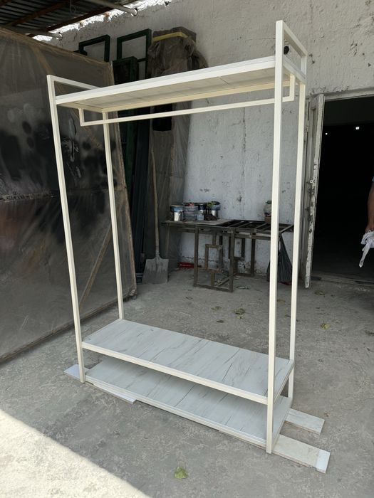 Вешалка полка для  прихожей и магазинов