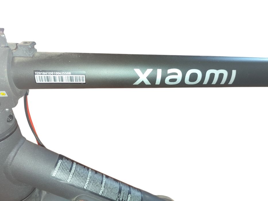 Електрически скутер-тротинетка XIAOMI SCOOTER 4 PRO 2ND GEN ДО 25 КМ/Ч, ПРОБЕГ ДО 60 КМ  Възможен коментар на цената