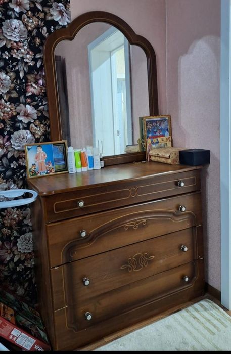 Продам спальный гарнитур