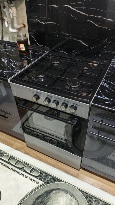 Продам газ плиту