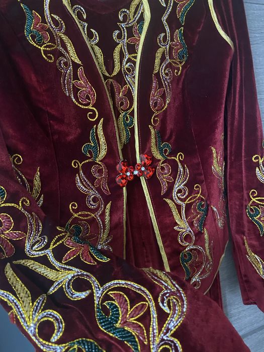 Продам национальный костюм