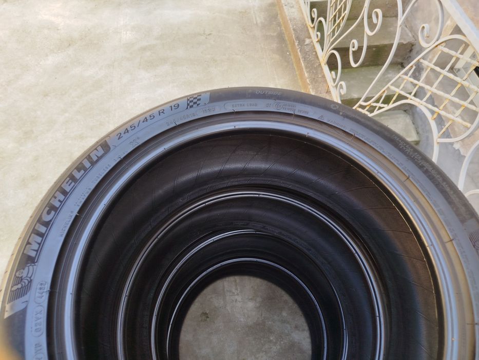 245 45 R19 Shina Michelin