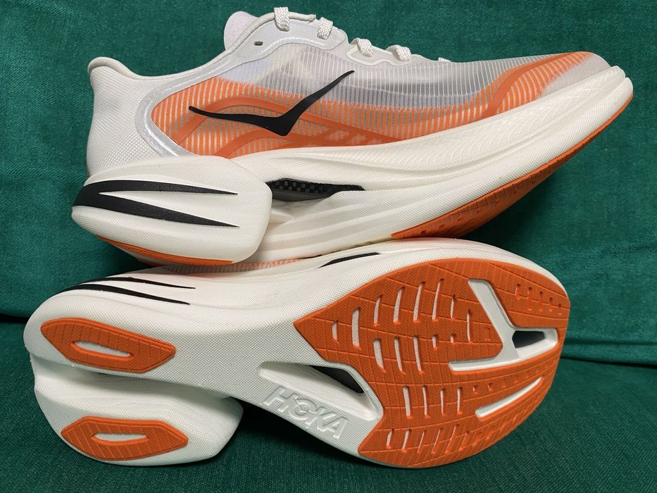 Pantofi sport alergare Hoka Cielo X1 2.0 marimea 42