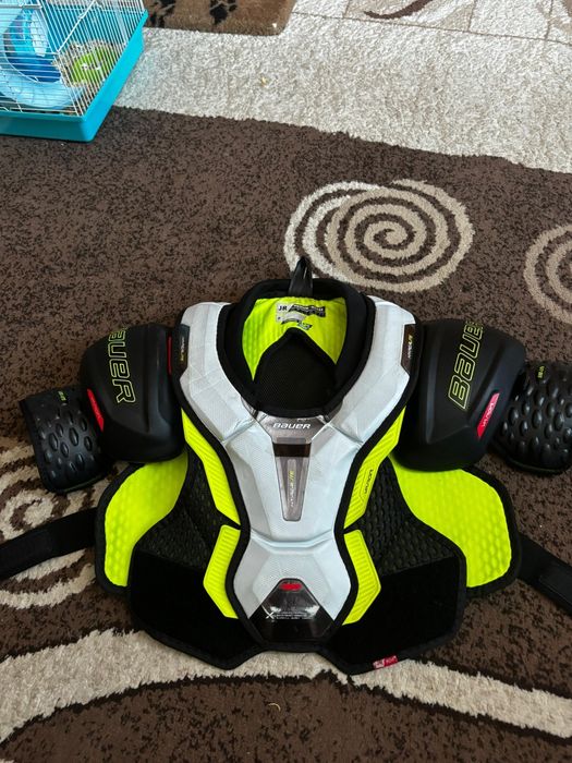 Продам комплект хоккейной формы