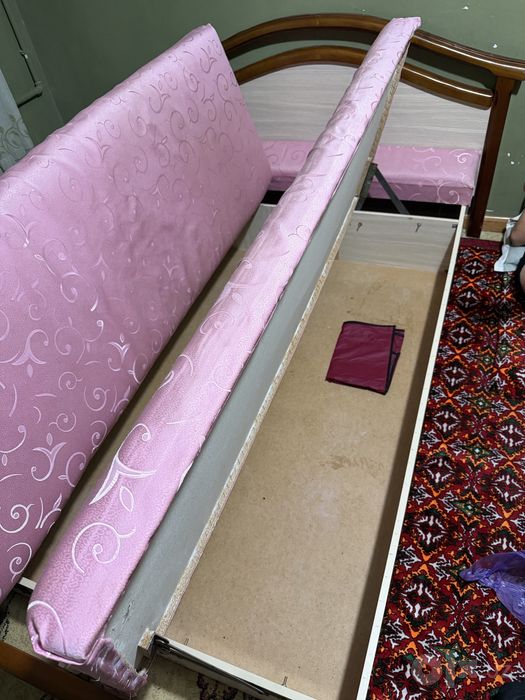 Продается кровать.