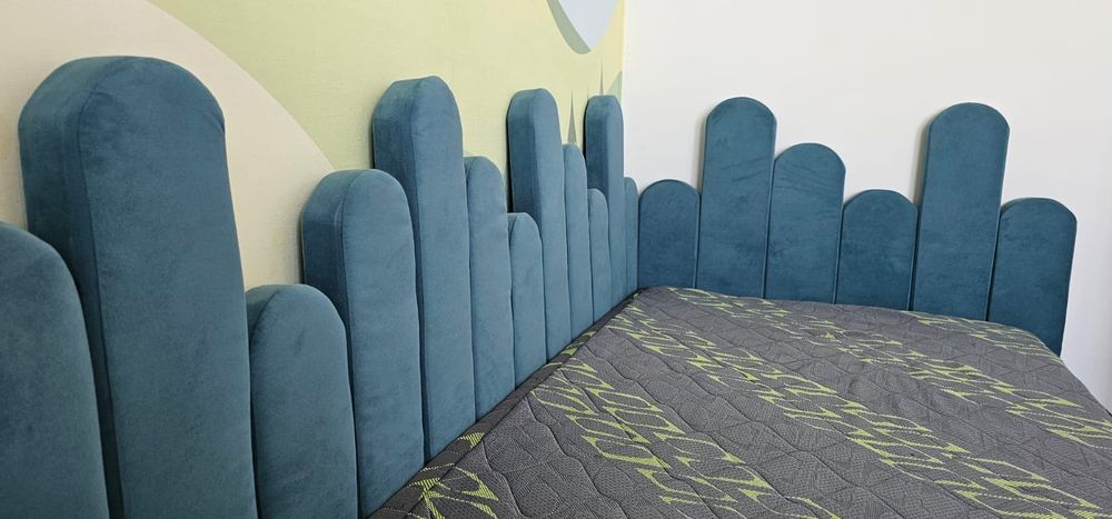 Pat tapițat cu saltea inclusa