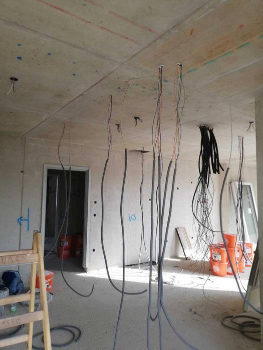 Electrician cu experienta