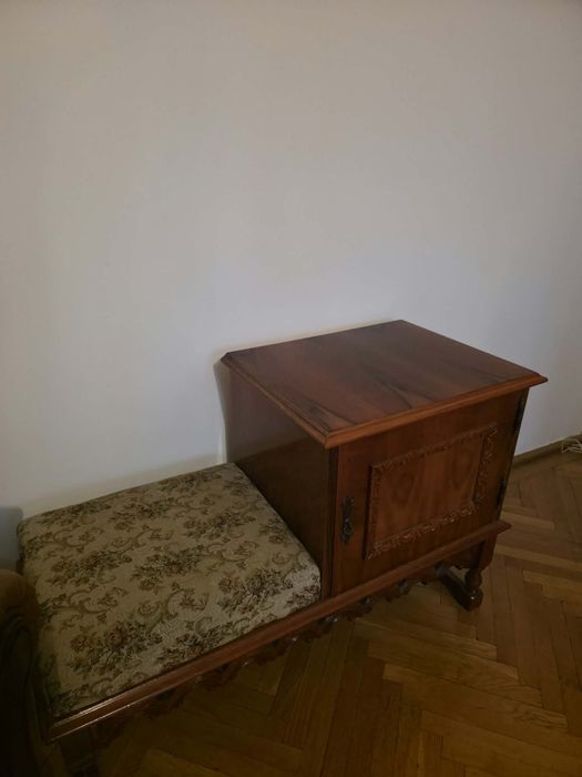 Mobilier hol cu sezut si spatiu de depozitare stil clasic