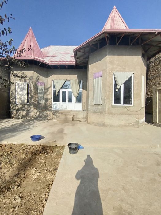 Таёр уй сотилади