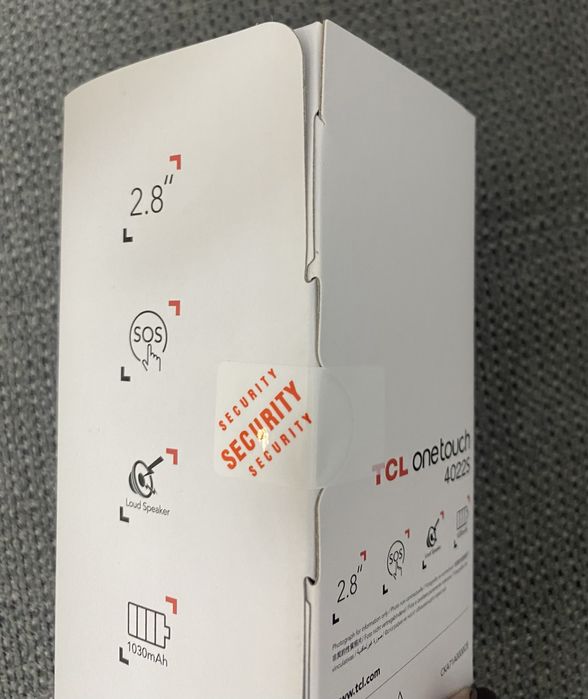 TCL 4022S чисто нов