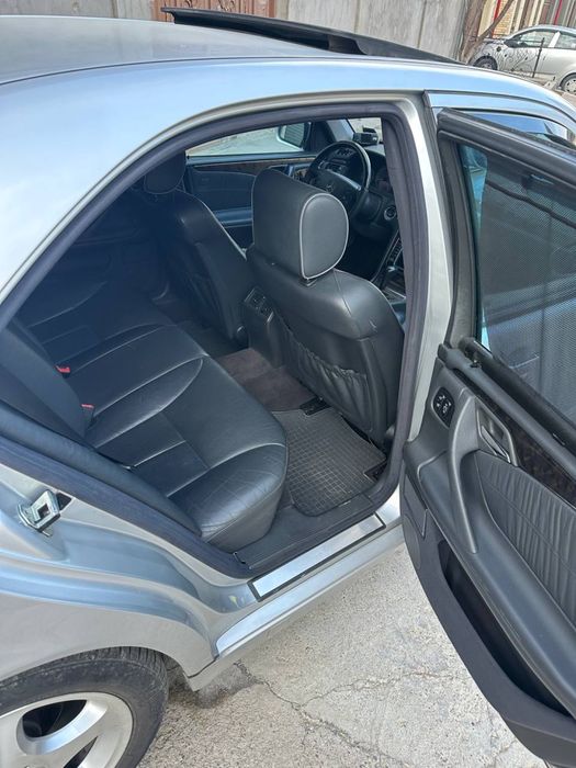 Mrecedes Benz W210 E320 avangard