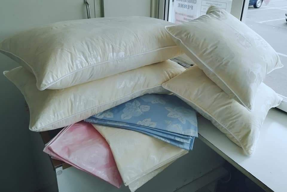 Perne noi de vânzare