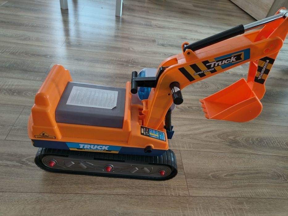 Excavator pentru copii cu braț și cupă funcționale