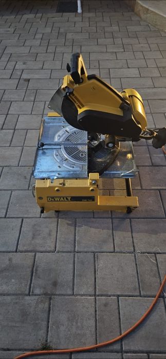 Hilti  Makita  Milwaukee