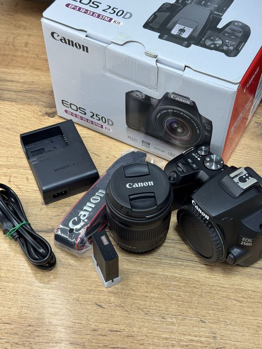 Canon EOS 250D