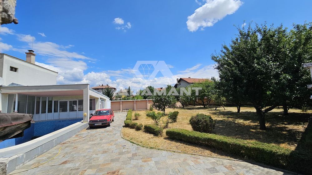 Продава се Къща в София, Връбница 1 - 630 кв.м за 1340 €/кв.м - Снимка #5