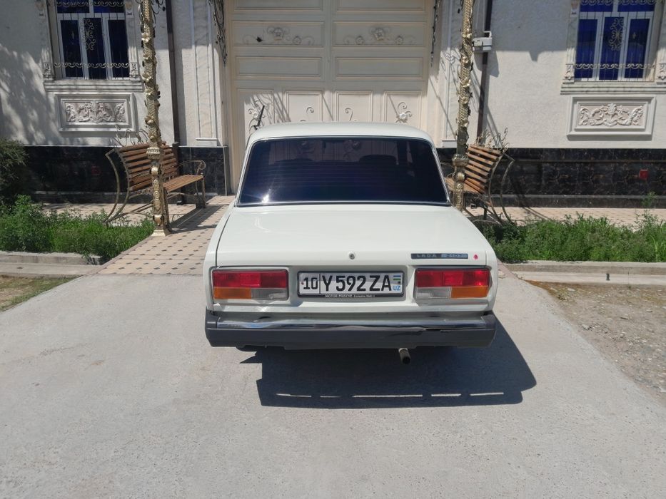 Vaz 2107 sotiladi