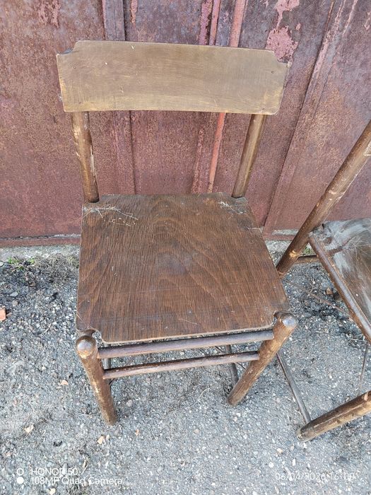 Столове 4броя.  .