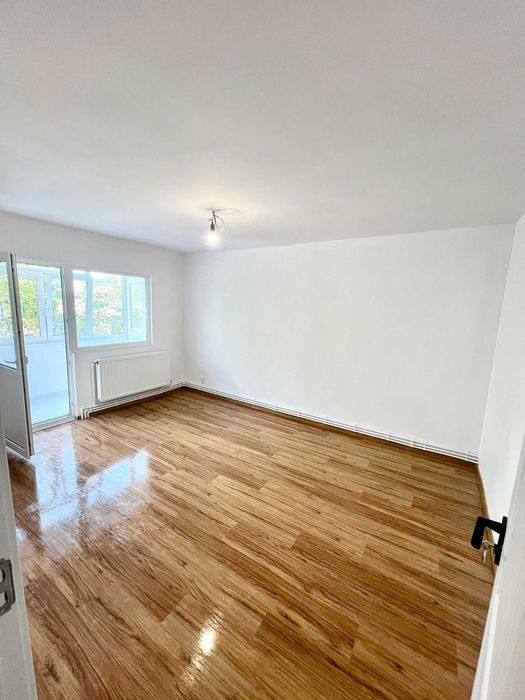 Apartament 4 camere Dacia etaj 1