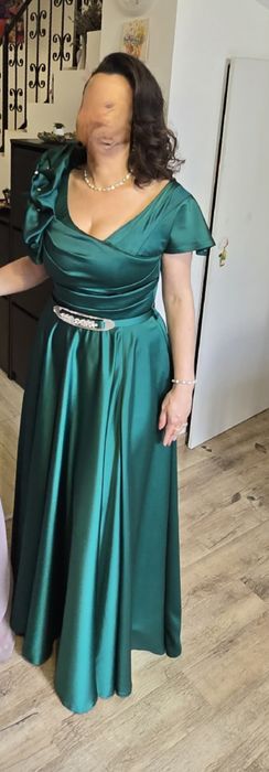 Rochie de ocazie verde smarald purtata doar o dată