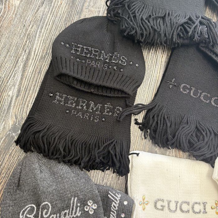 Дамски шапки и шалове | шапка шал | Hermes, Armani, Gucci
