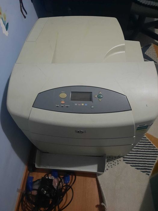 HP LaserJet 5550dtn color laser printer