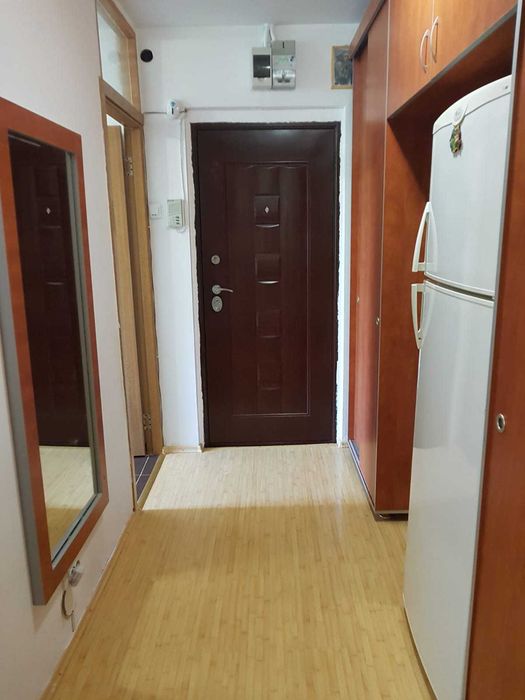 Ofer spre inchiriere garsoniera in zona Politehnica