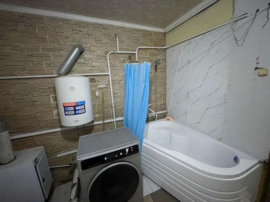 Дом частный во дворе 2 дома