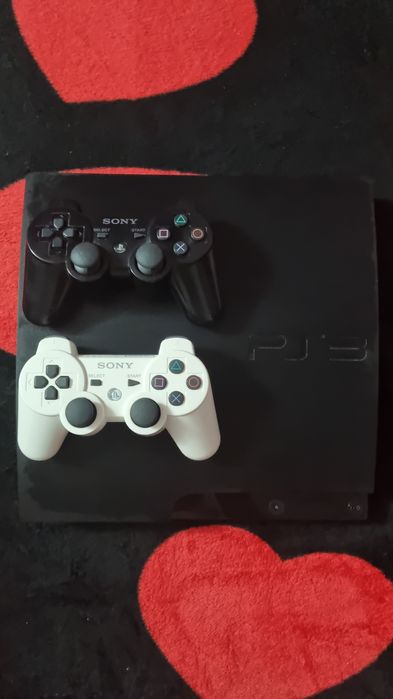 vând PS3 slim 256 și după controllere