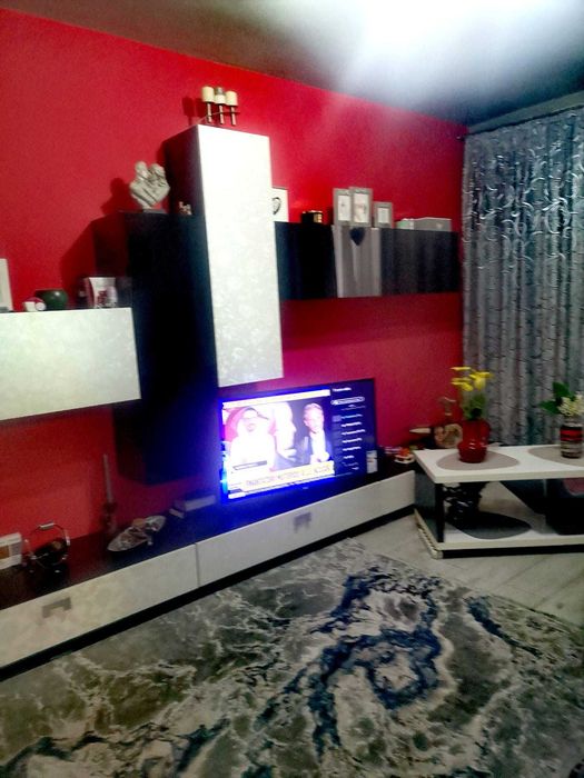 vand apartament cu 2 camere