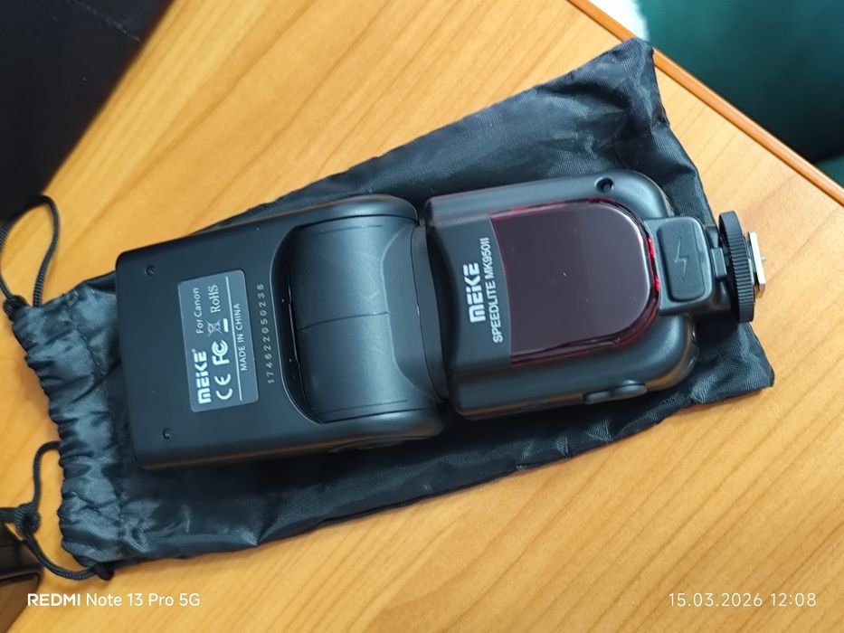 Canon Eos 250d + Blitz MK 950II + 2Carduri 64 gb