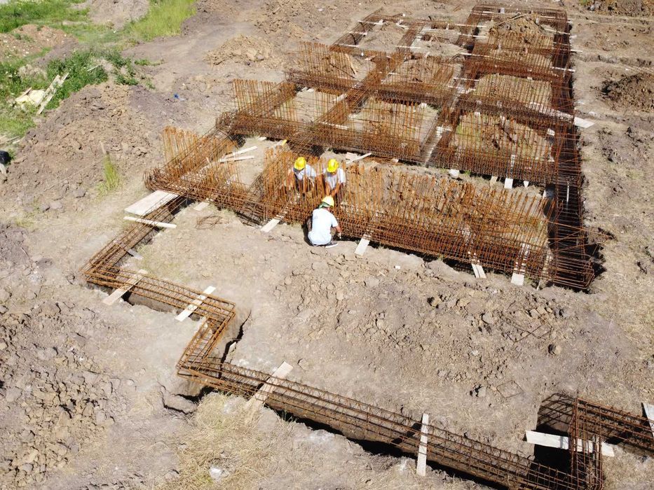 Construim case la roșu, respectând fiecare etapă corect