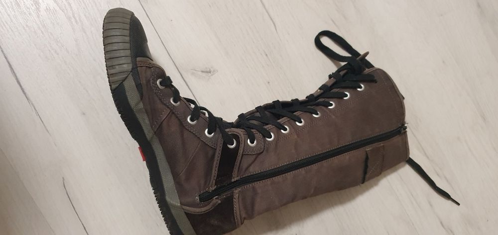 Спортни високи ботуши