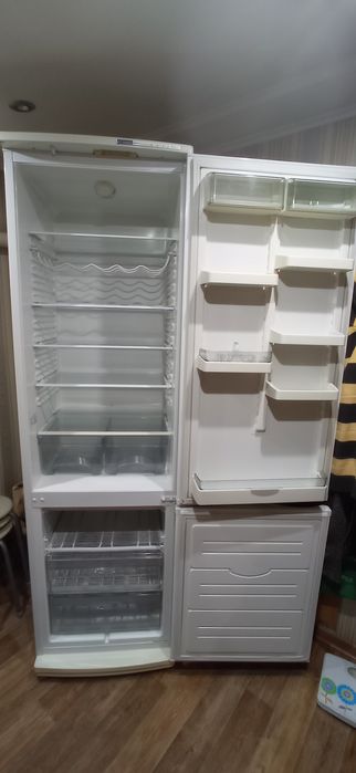 Продам НЕрабочий холодильник. Требуется ремонт