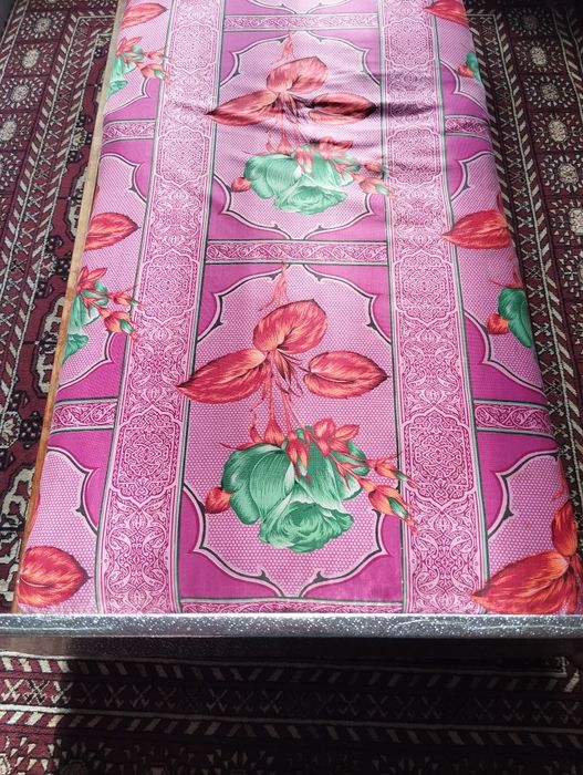 Кроват.              .