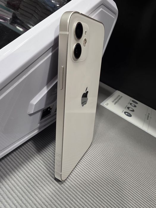 Корпус за Iphone 12 бял