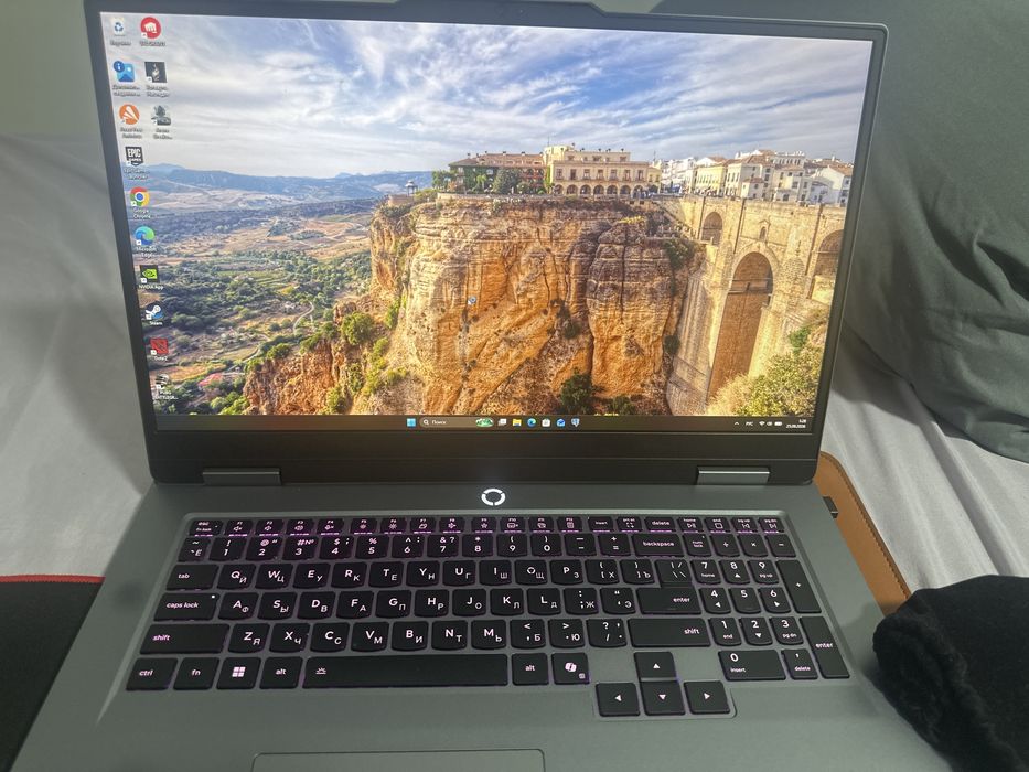 Ноутбук LENOVO LOQ 17IRX10
