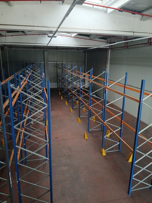 Rafturi metalice de vânzare