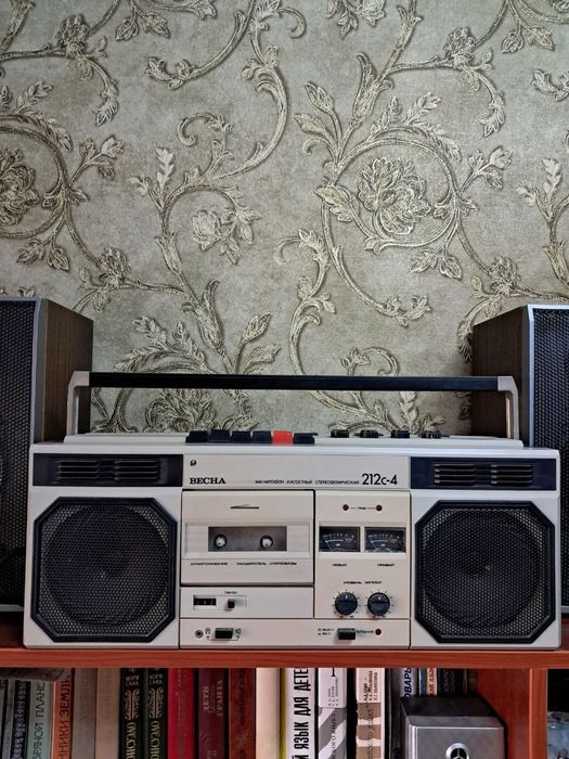 Легендарный  магнитофон Весна 212с-4