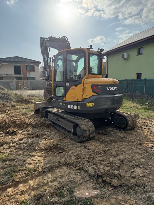 Inchiriez excavator
