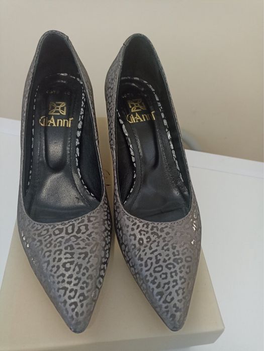 Дамски обувки с ток Gianni