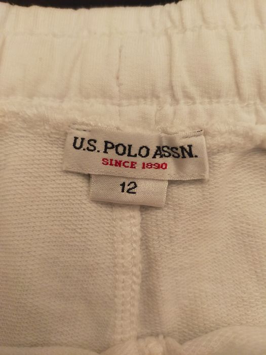 Vând pantaloni scurți U.S POLO ASSN mărimea 12