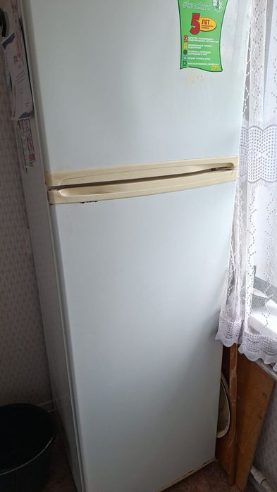Продам отличныи холодильник