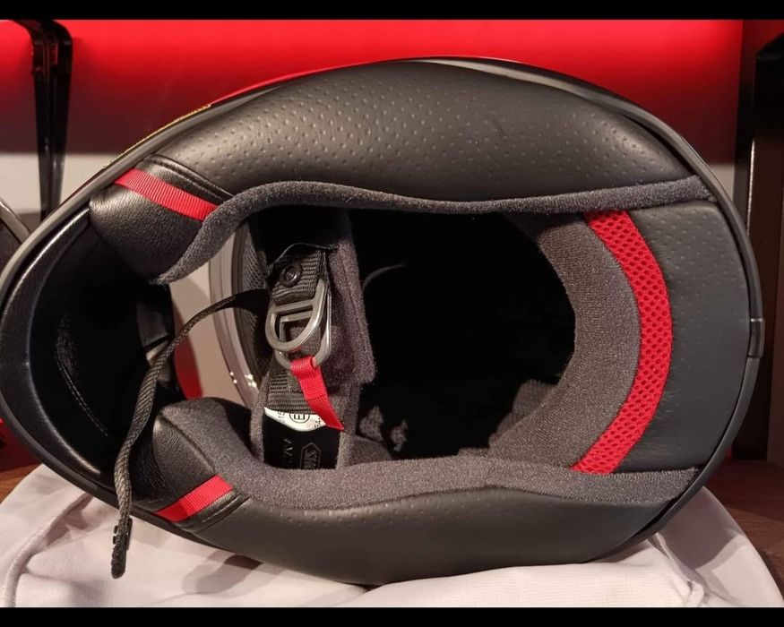 Мото каска Shoei nxr