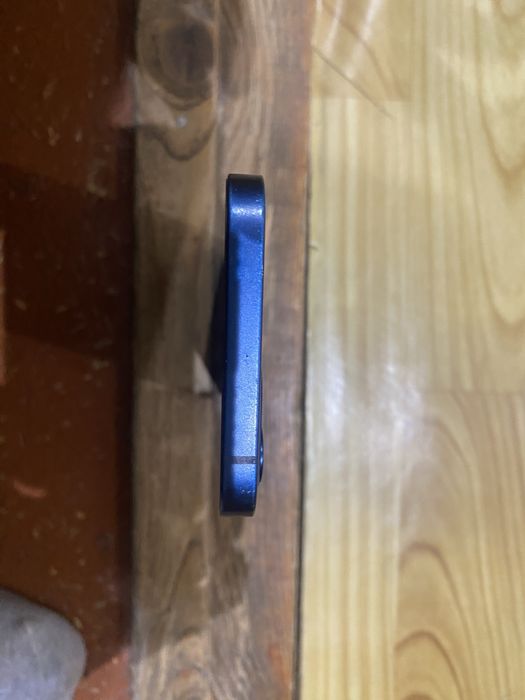 Продам айфон 12