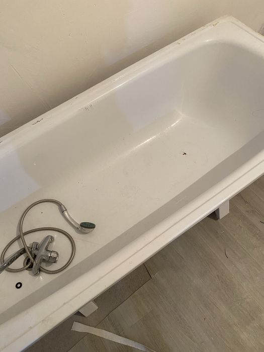 продам ванна б/у в нормальном состояний