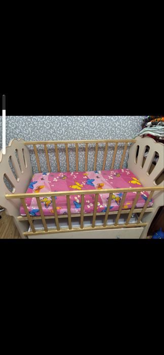 Продам детскую кроватку