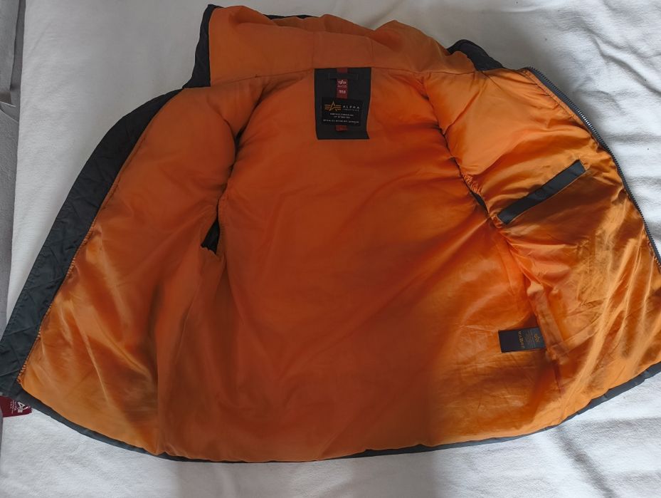 Елек Alpha Industries